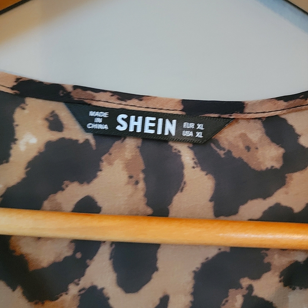3/$15 ๐ Shein XL Leopard Print Sheet Top - Picture 3 of 4